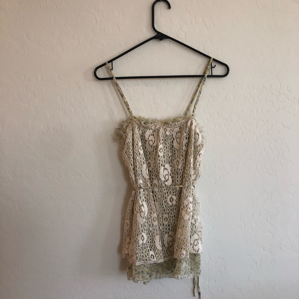 Women’s lace & floral top - Picture 10 of 10